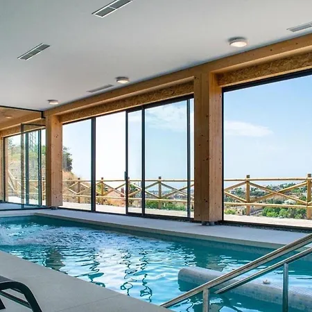 Apartment Modern Three Bedroom Apart- 6 Pools- Gym -sun 482 Estepona