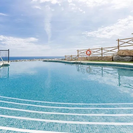 Modern Three Bedroom Apart- 6 Pools- Gym -sun 482